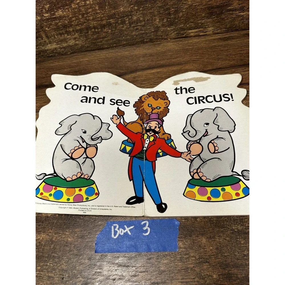 Vintage 1983 The Circus Honey Bear Shape Board Book Fran Rizzo Modern Publishing